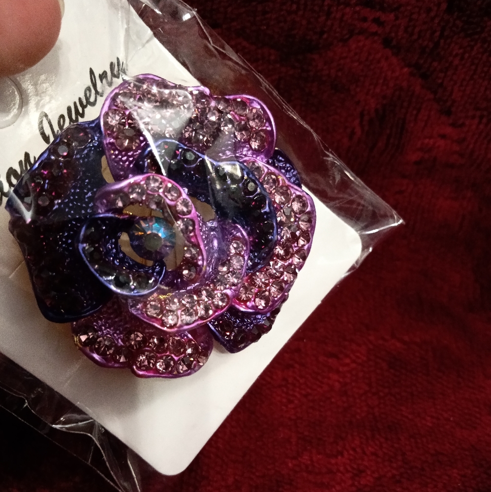 💜Pink and purple faux rhinestone rose brooch
